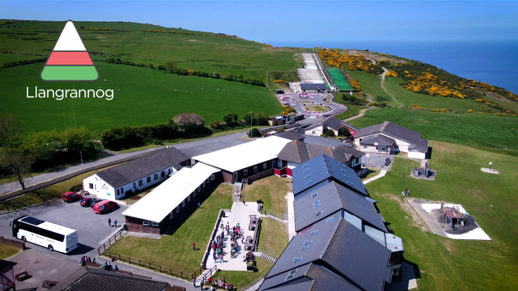 Dilynwch ni ar Drydar i weld lluniau o'r plant. Follow our Twitter page to see pictures.